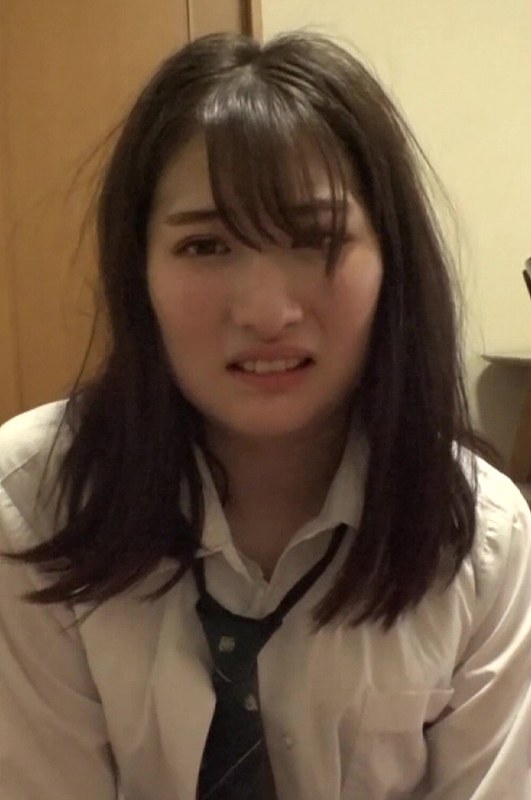 ❤二本のチ〇ポを必死に頬張る！3PセックスのJK[女子校生]評価